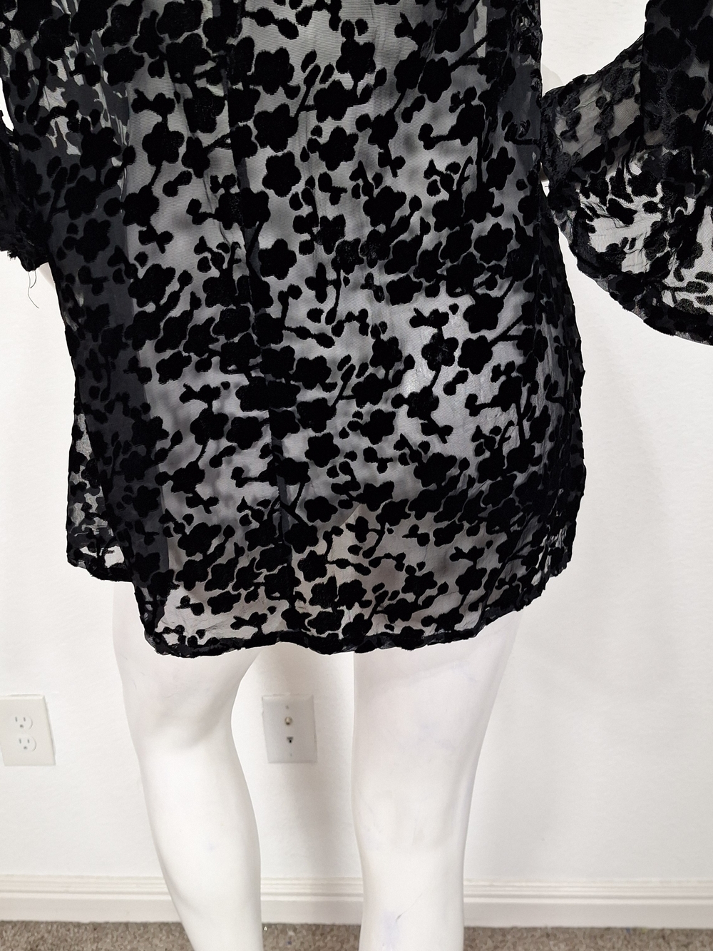 Gypsy Junkies Black Floral Bell Sleeve Whimsigoth Witchy Open Back Blouse Sz S/M - Picture 8 of 13